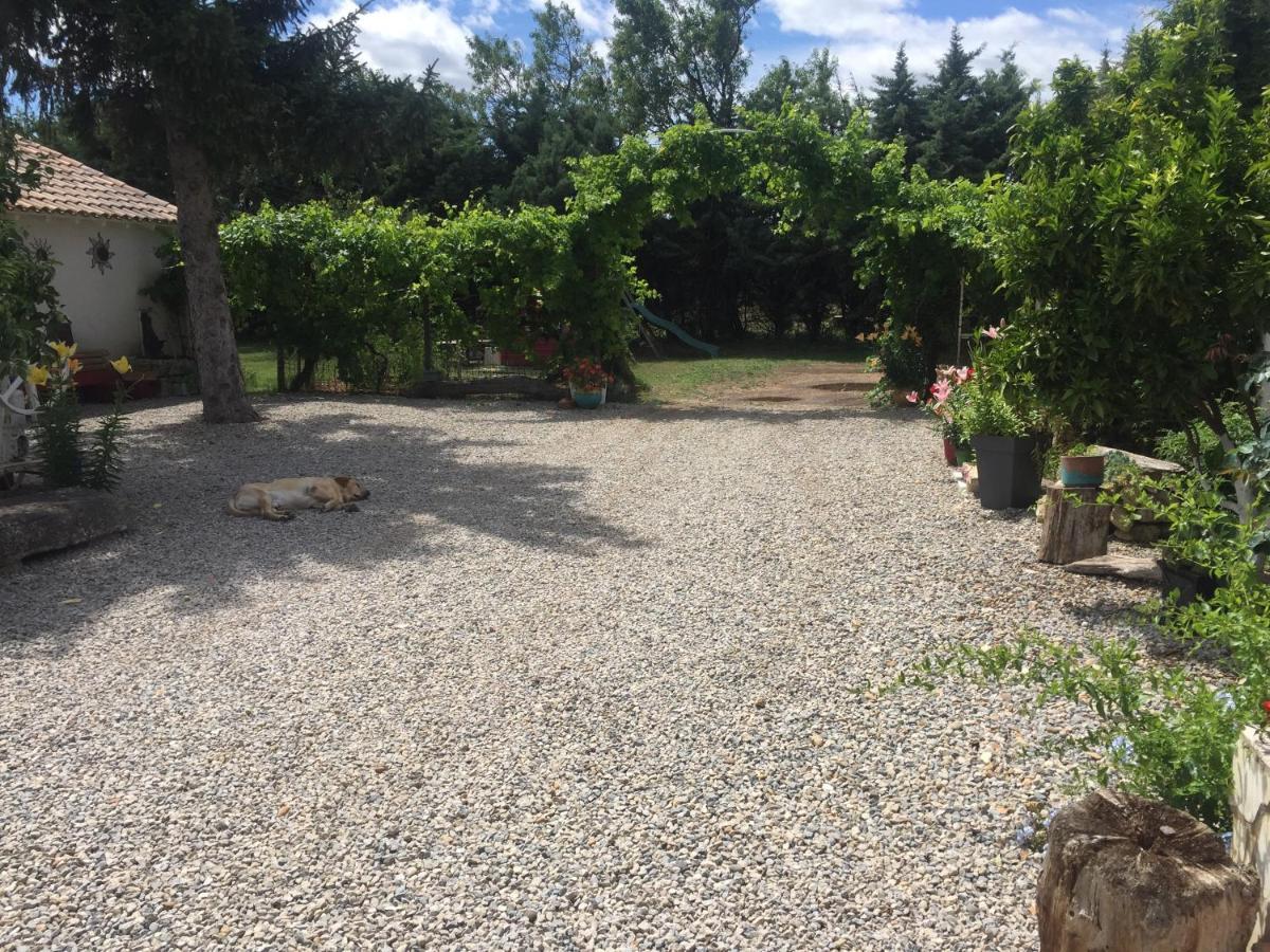 Готель Mazet Provencal Сен-Жиль Екстер'єр фото